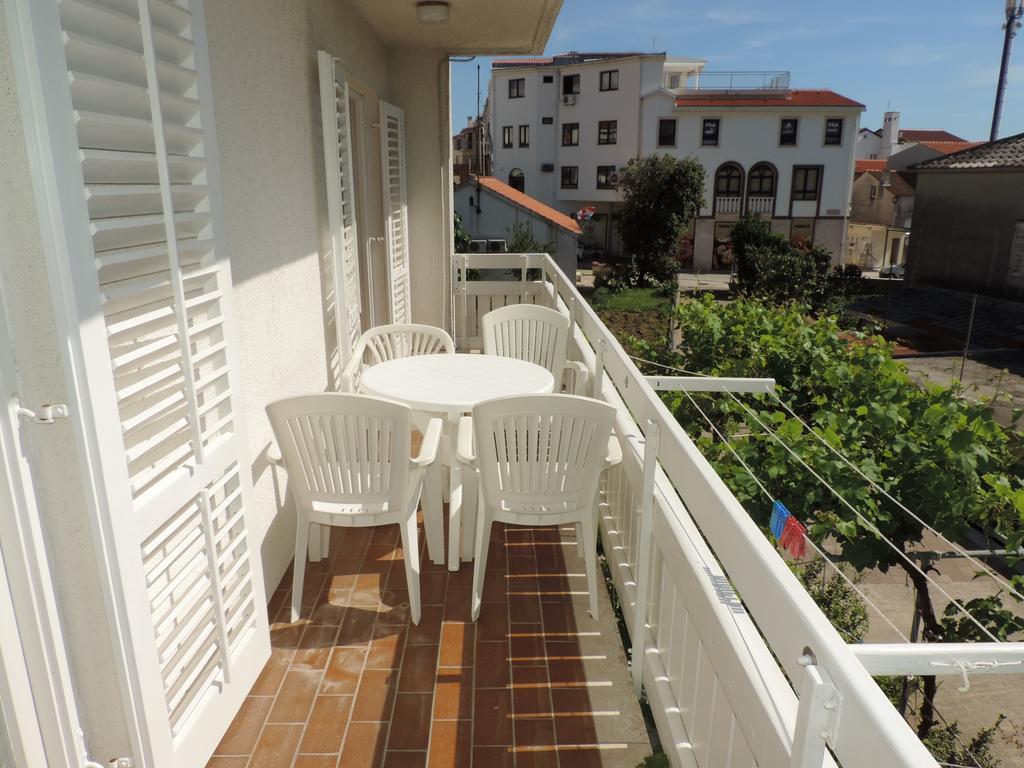 Apartment Vidas Novalja Buitenkant foto