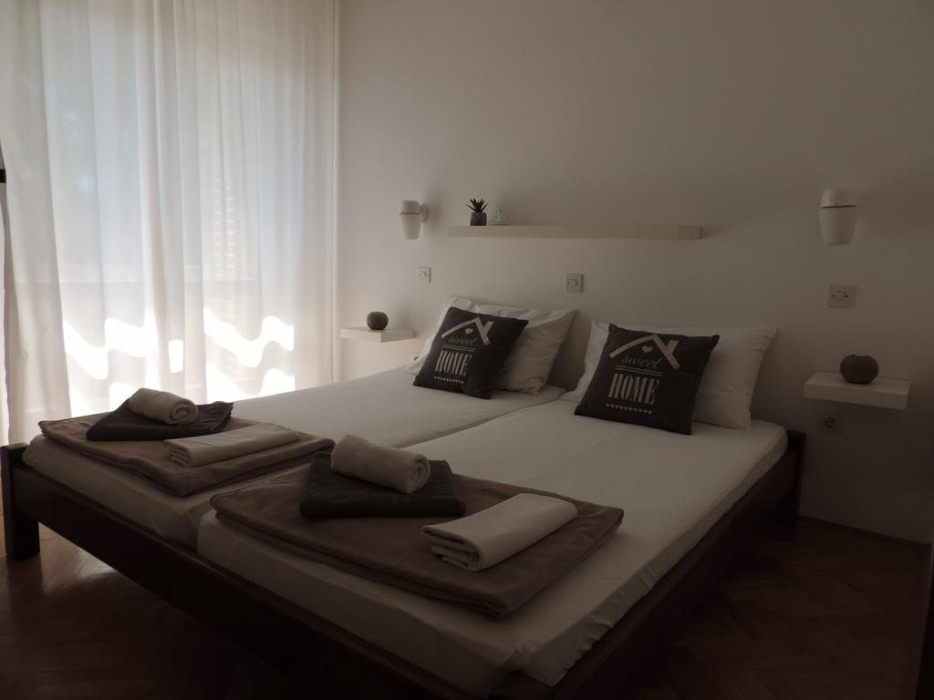 Apartment Vidas Novalja Buitenkant foto