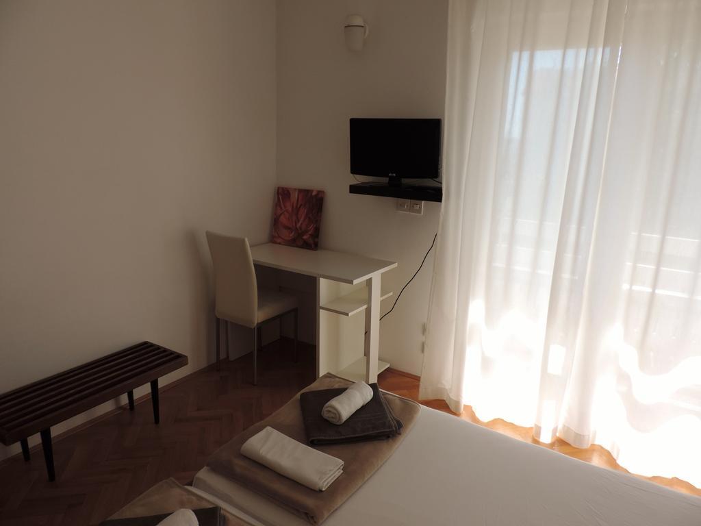 Apartment Vidas Novalja Buitenkant foto