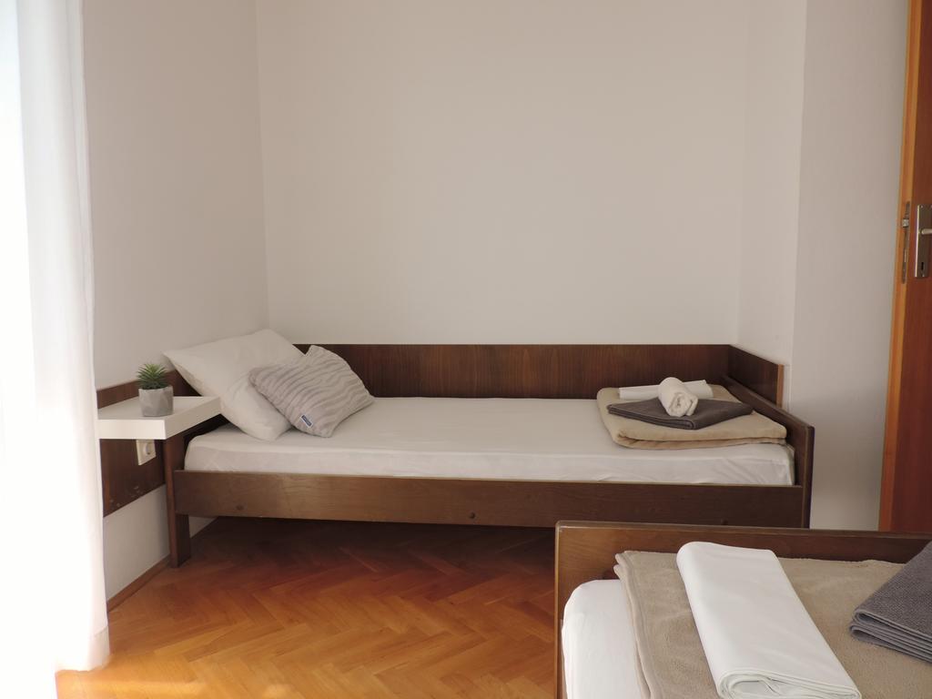Apartment Vidas Novalja Buitenkant foto