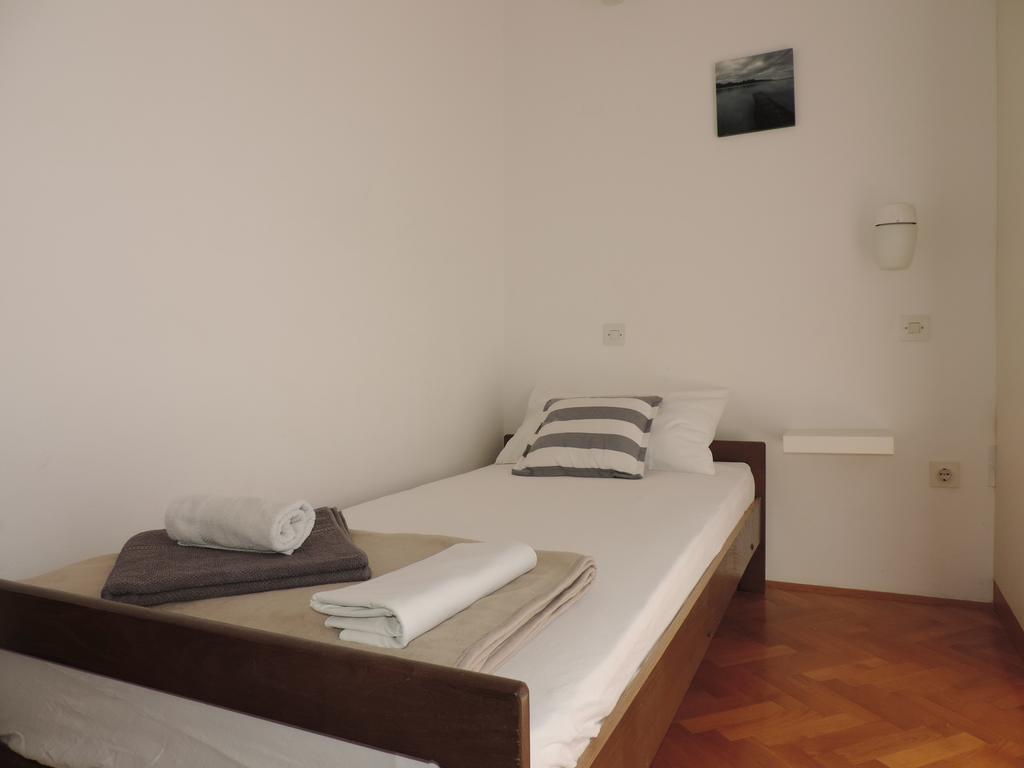 Apartment Vidas Novalja Buitenkant foto