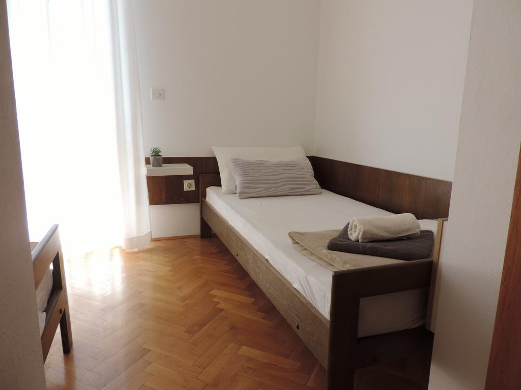 Apartment Vidas Novalja Buitenkant foto