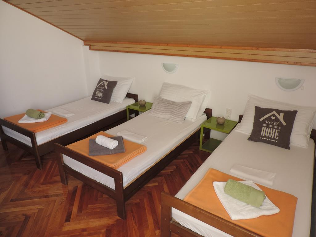 Apartment Vidas Novalja Buitenkant foto