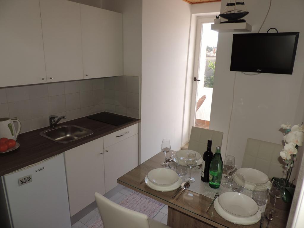 Apartment Vidas Novalja Buitenkant foto