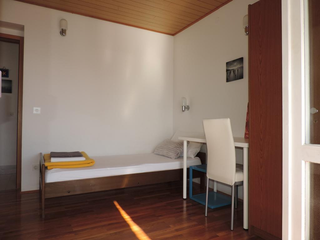 Apartment Vidas Novalja Buitenkant foto