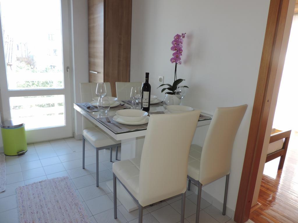 Apartment Vidas Novalja Buitenkant foto