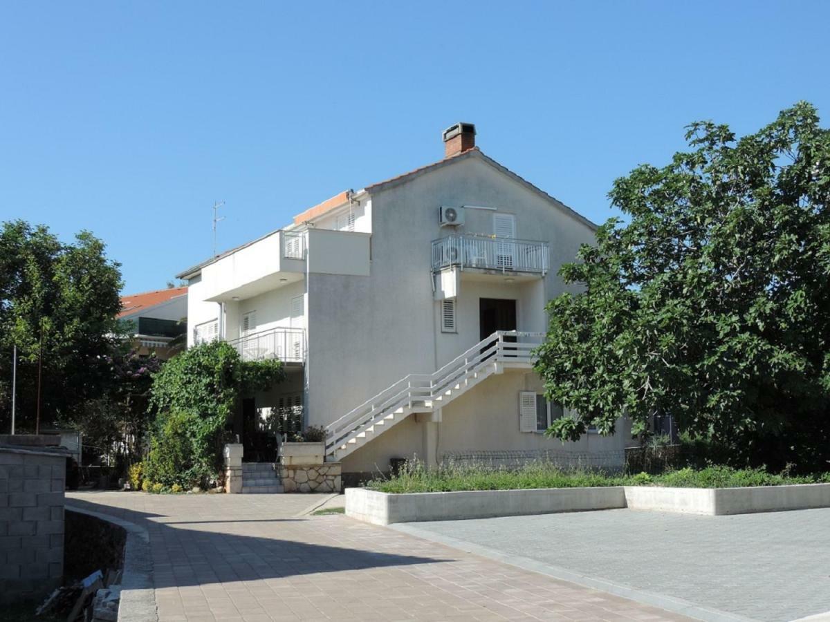 Apartment Vidas Novalja Buitenkant foto