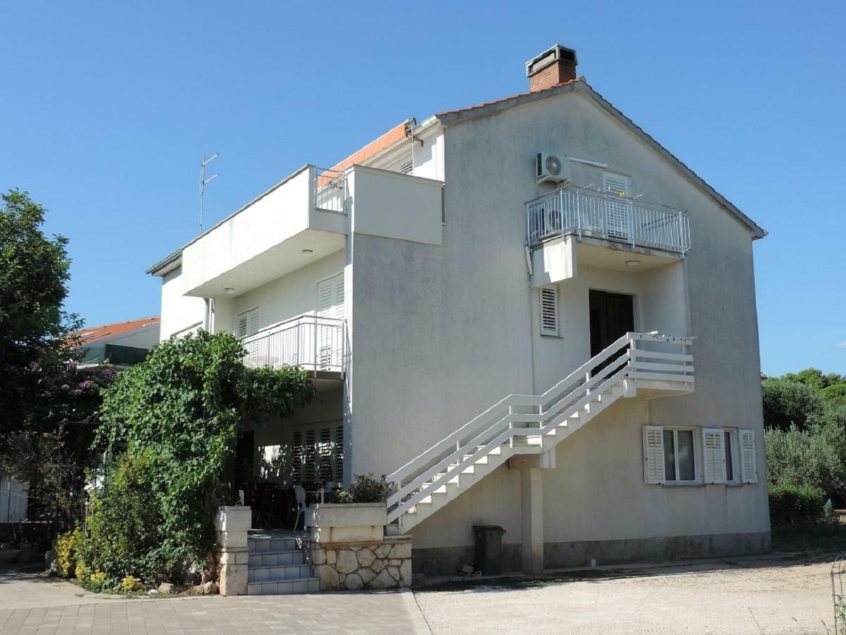 Apartment Vidas Novalja Buitenkant foto